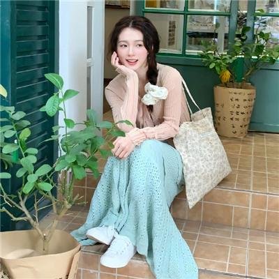 女孩,母亲与恶魔 海报